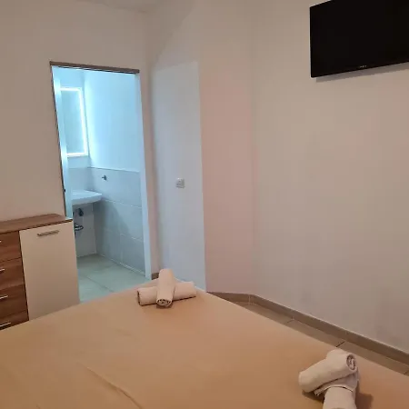 Nathaly Guest house *